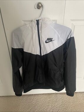 Nike White and Black Colorblock Hooded Unisex Windbreaker Jacket